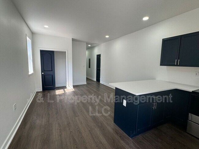 Building Photo - 1602 Cypress St