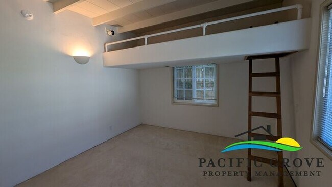 Building Photo - Charming New Monterey Home with Bay Views with all utilities included