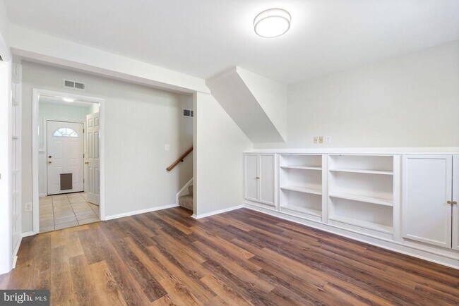 Building Photo - 6610 Bowie Dr