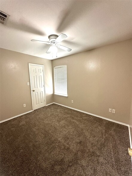 Building Photo - 822 Savage Dr