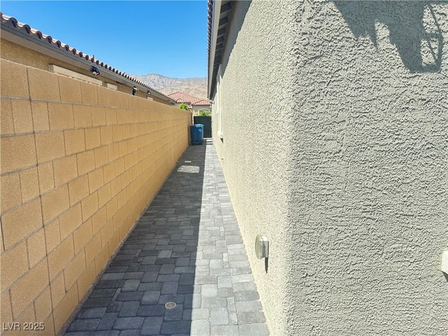 Building Photo - 6532 Corsari Rdg St