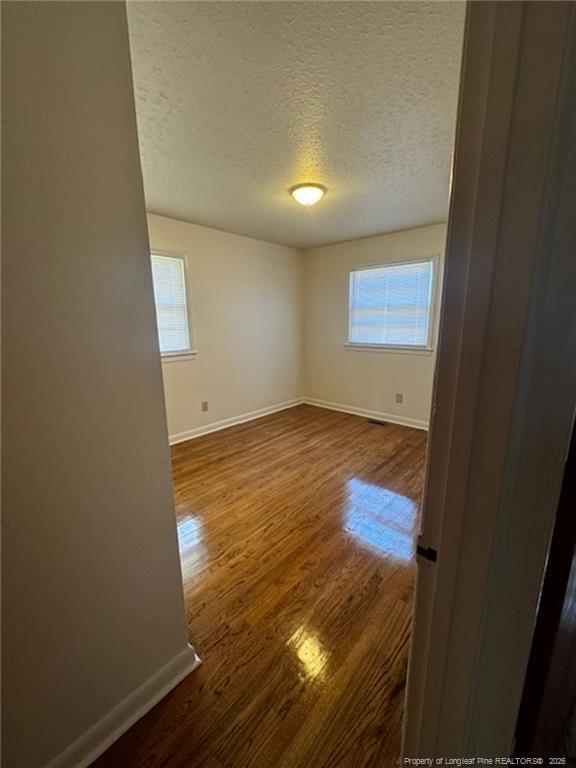 Building Photo - 1305 E 13th St