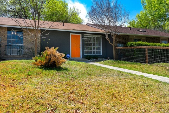 Primary Photo - Renovated 2 Bedroom 1 Bath Near UTSA, Medi...