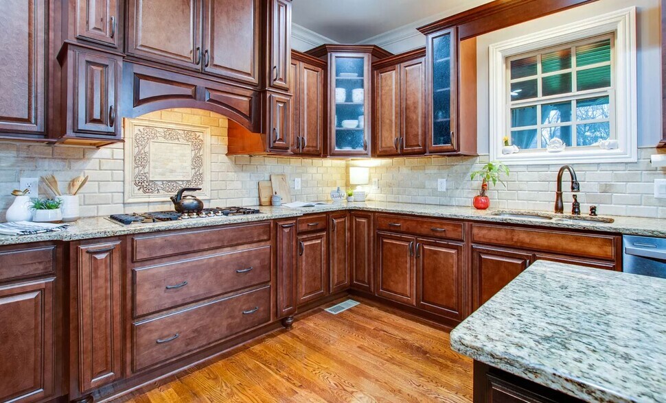 Kitchen - 1005 Brittain Downs Dr