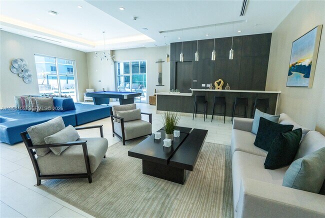 Building Photo - 1010 SW 2nd Ave