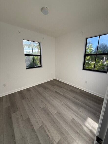 Building Photo - 5033 Kobus Ter