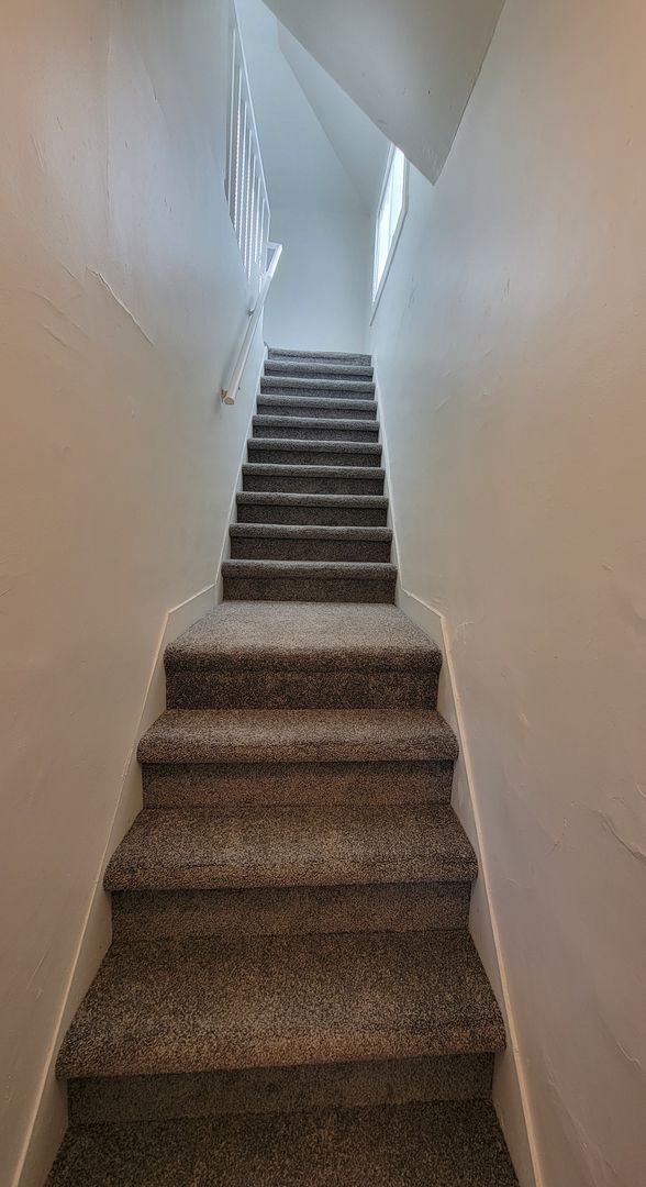 Building Photo - Don’t Miss This! Spacious 2 Bed, 2 Bath in North Portland