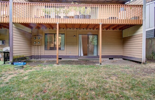 Building Photo - Cozy 2 bdrm 2 bath Condo - $500 OFF the 1st Months Rent!!