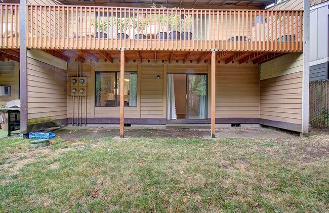 Building Photo - Cozy 2 bdrm 2 bath Condo - HALF OFF the 1s...