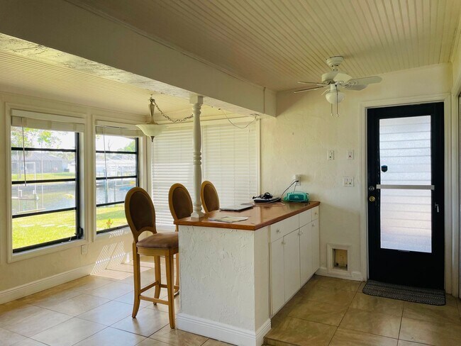 Building Photo - **AVAILABLE FOR SUMMER 2025 -AND- 2025-26 WINTER SEASONAL MONTHS**