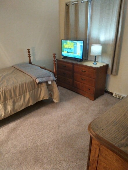 Bedroom - 2226 Court St