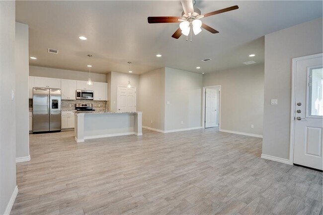 Building Photo - 381 County Rd 306