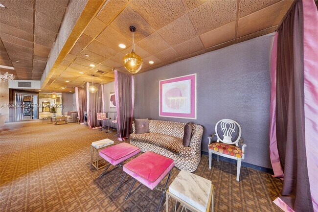 Building Photo - 1800 NE 114th St