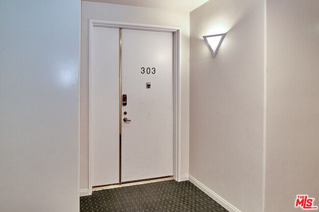 Building Photo - 333 Westminster Ave