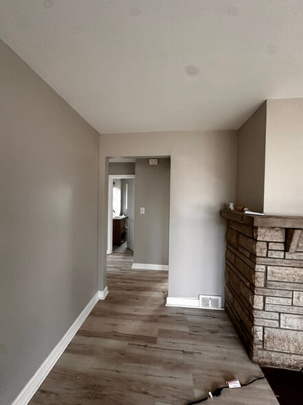 Building Photo - 7719 Crestline Rd