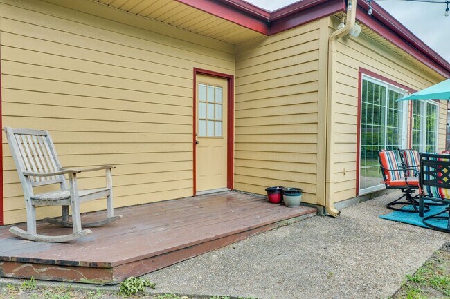 Building Photo - 3002 Stardust Dr