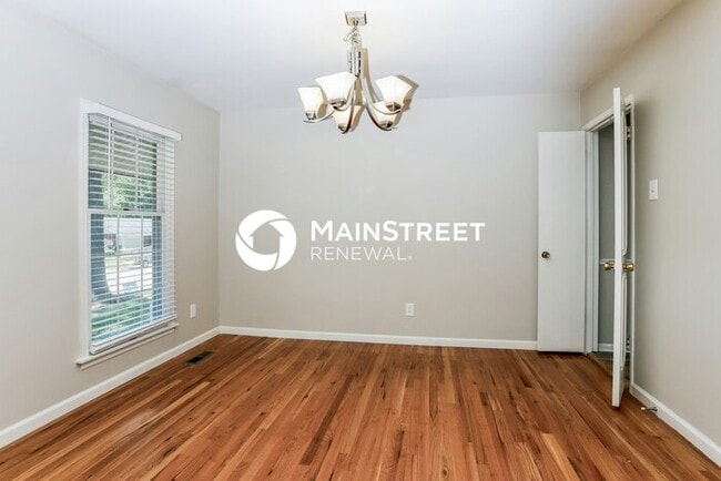 Building Photo - 3 Bedroom Pet-Friendly Home in FLORISSANT, MO with Main Street Renewal