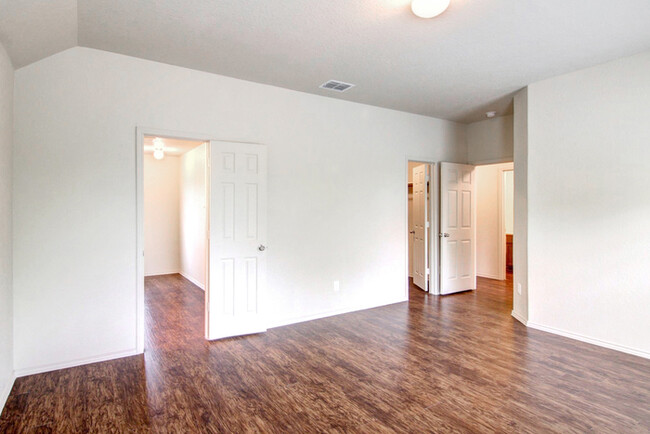 Building Photo - Aspen Park West - 2818 Aspen Meadow, San A...