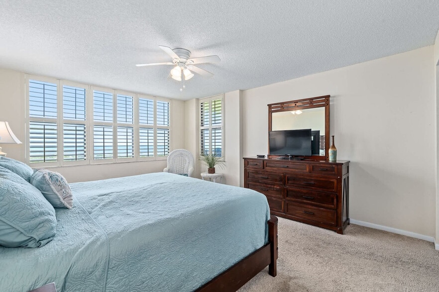 Building Photo - 6240 A1A S