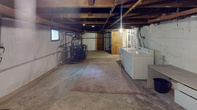 Building Photo - 930 Dewey-930DEW