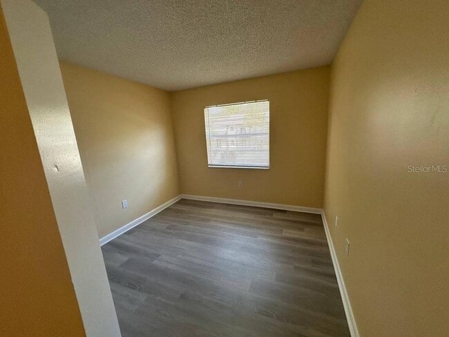 Building Photo - 2553 N Alafaya Trail