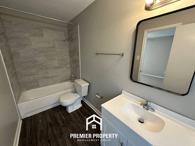 Building Photo - Newly Renovated 3BR/2BA in 38141 | Vaulted Ceilings, Fireplace & Fenced Yard