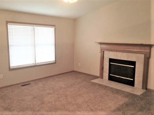 Building Photo - 2331 Myrtle Valley Dr