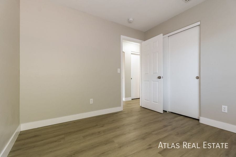 Building Photo - 12038 W Corrine Dr