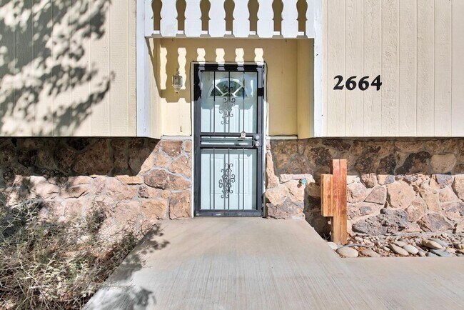 Building Photo - Spacious 5-Bedroom Home in Paradise Hills ...