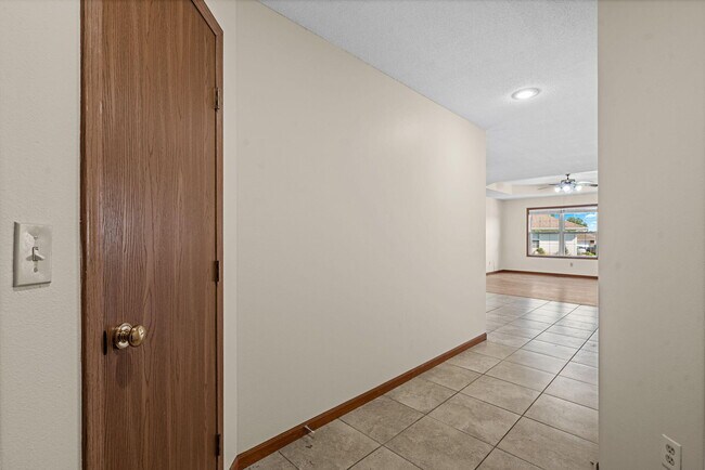 Building Photo - 1278 W Butterfield Dr