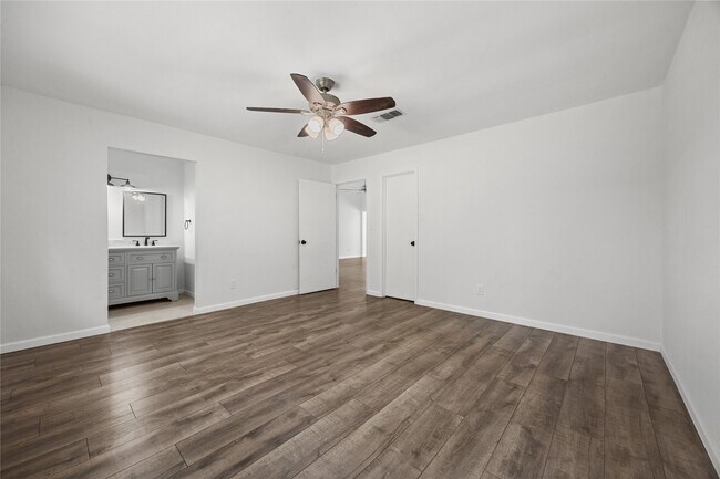 Building Photo - 431 Evergreen Dr