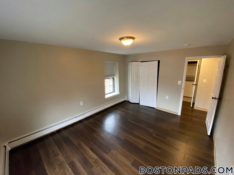 Building Photo - 757 Highland Ave