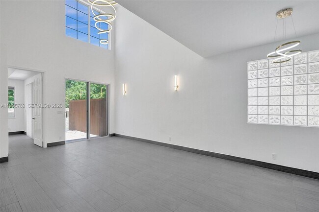 Building Photo - 1251 Hayes St