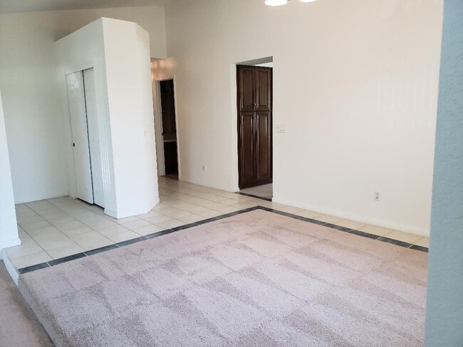 Building Photo - 68412 Descanso Cir