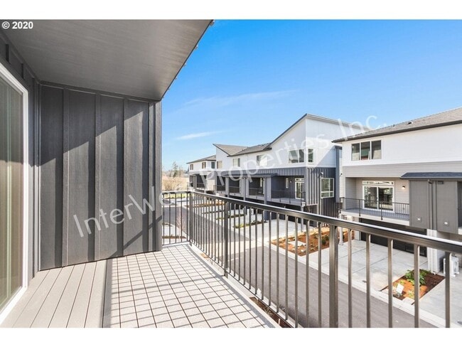 Building Photo - BEAUTIFUL NEWER CONSTRUCTION 4 BD HOME W/2...