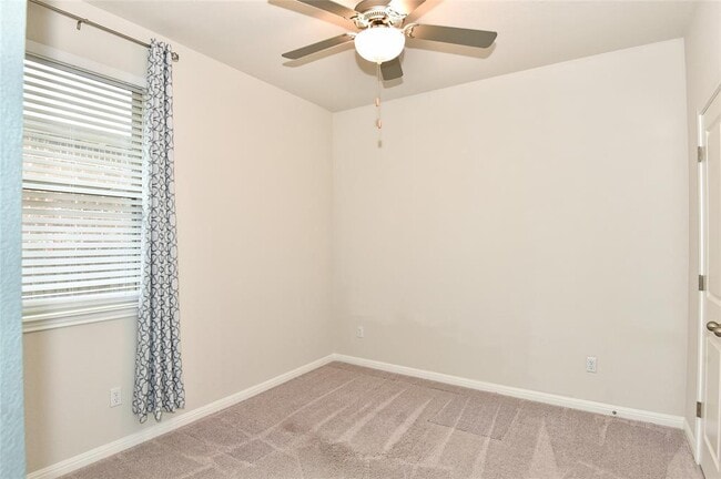 Building Photo - 241 Serpens St