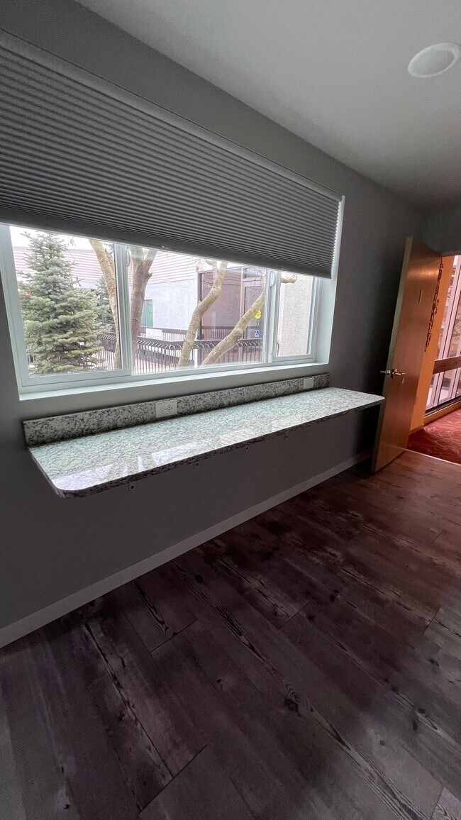 Building Photo - 1 BD 1 BA in Davenport WA