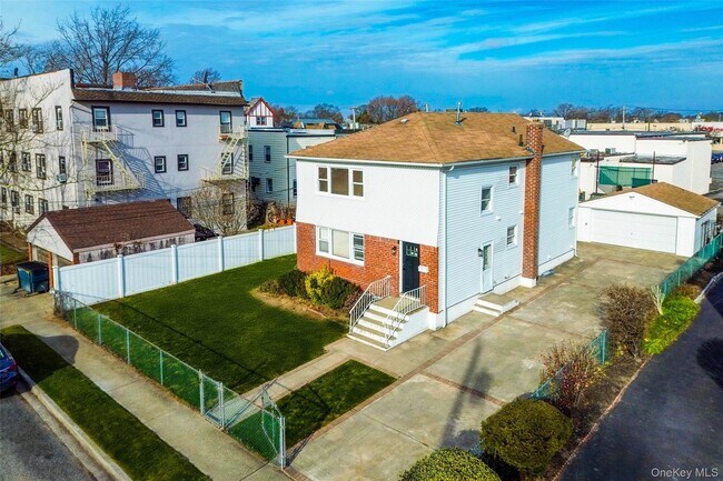 Building Photo - 50 Mahland Pl