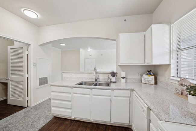 Building Photo - 3150 S Garrison Rd