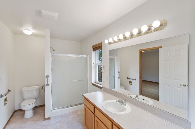 Building Photo - 3 Bed 2 Bath - Pet Friendly - Fenced Backyard - NAS  Whidbey