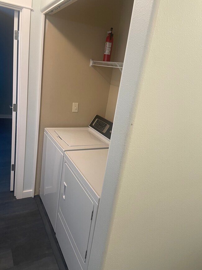 Building Photo - 1935 NE 50th Way