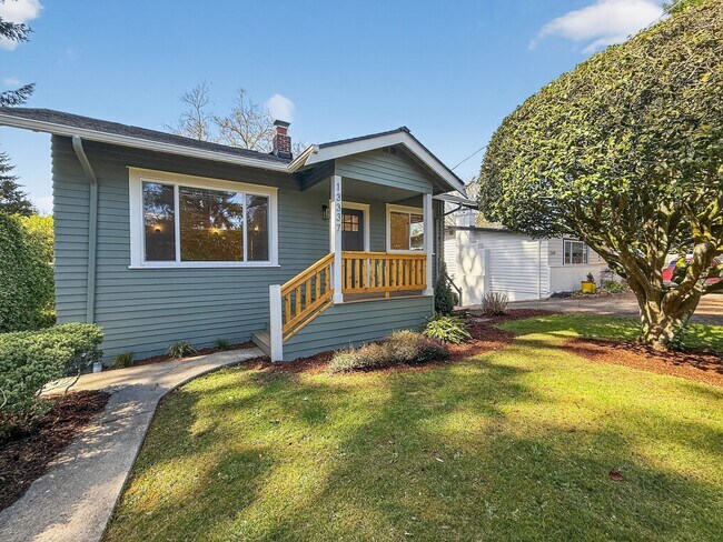 Building Photo - 13337 30th Ave NE