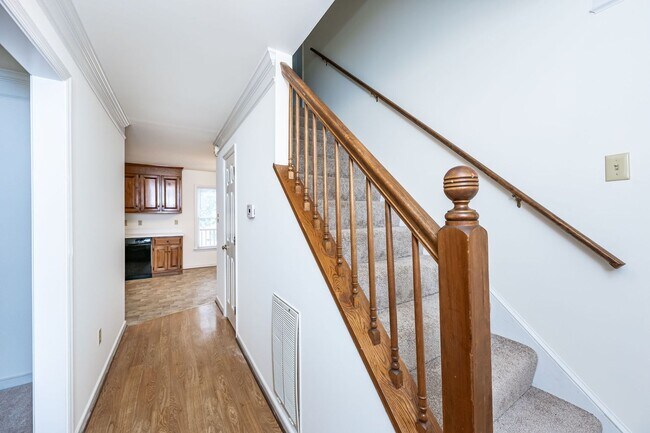 Building Photo - Very Well Maintained Midlothian Home Available NOW!