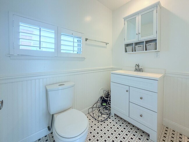 Building Photo - Hollywood Beach | 3 Bedroom + 2 Bathroom H...