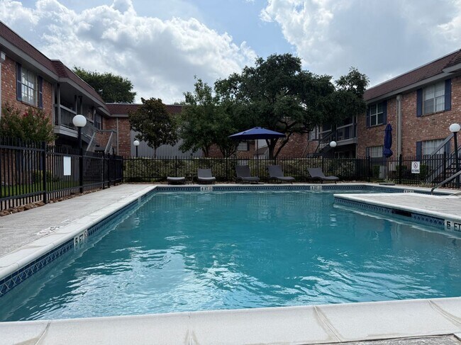 Building Photo - 2250 Bering Dr