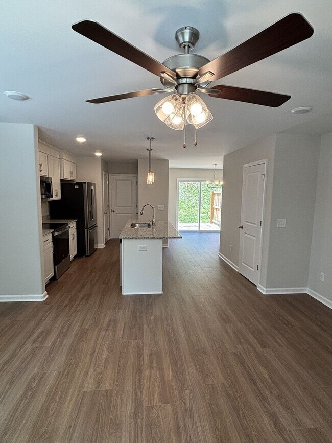 Building Photo - 839 Cumberland Dr