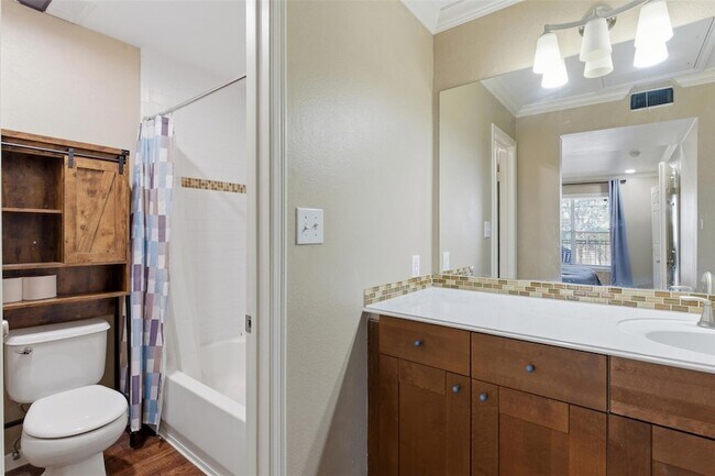 Building Photo - 7685 Northcross Dr