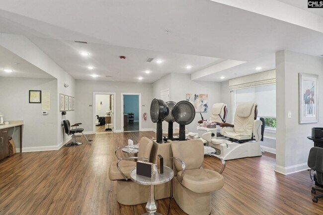 Building Photo - 440 Town Center Pl