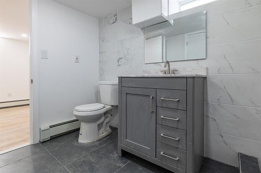 Building Photo - 205 Ives St