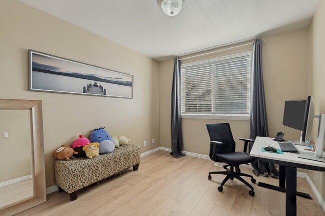Building Photo - 14767 Brewster Dr